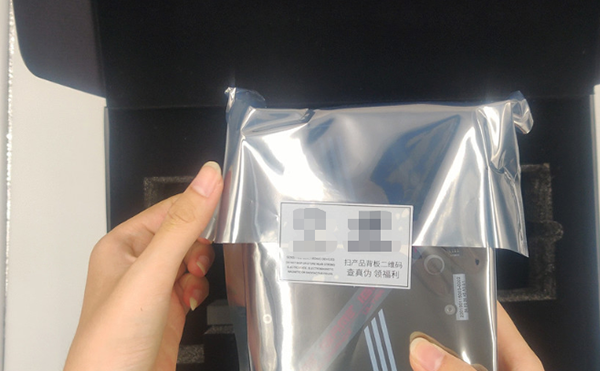 醫(yī)藥瓶合規(guī)貼標(biāo)首選,高速雙側(cè)面貼標(biāo)機(jī)滿(mǎn)足GMP標(biāo)準(zhǔn)